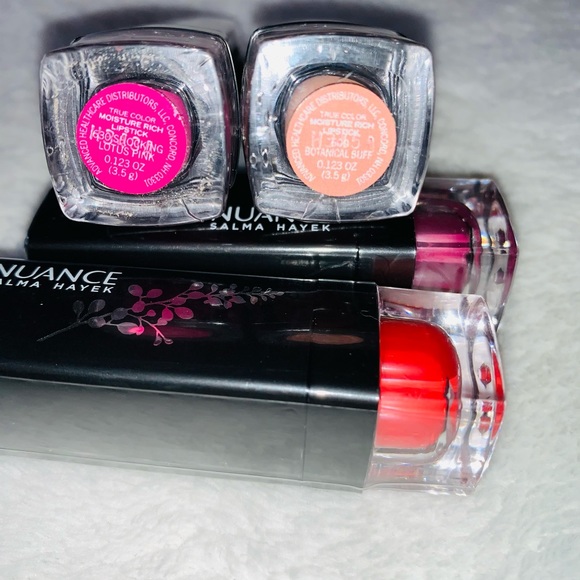 Lipstick - Picture 3 of 4